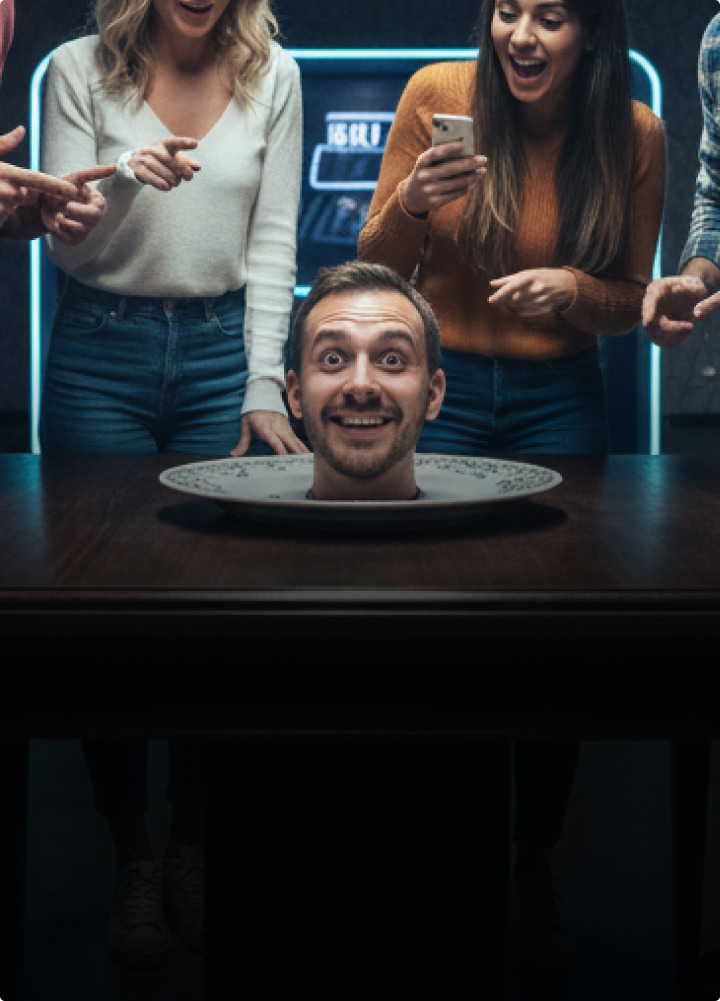 Iluzja optyczna głowy na talerzu – wyjątkowa atrakcja specjalna muzeum iluzji Mielno